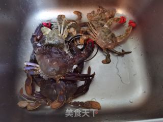浑蒸螃蟹的做法步调：1