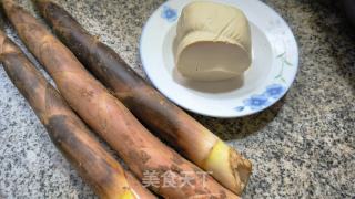 素鸡烧雷笋的做法步调：1