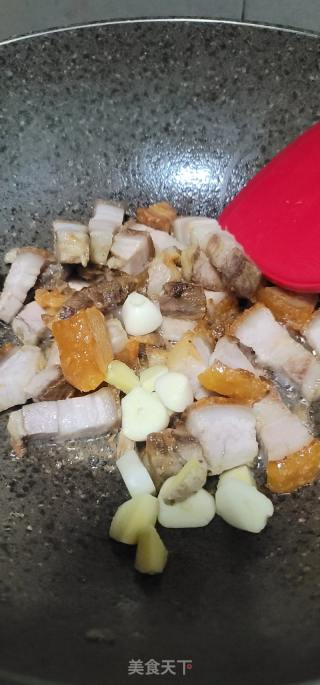扣肉焖梅菜的做法步调：7