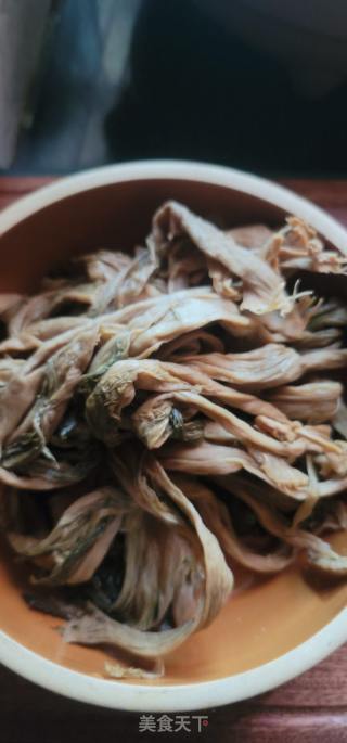 扣肉焖梅菜的做法步调：2