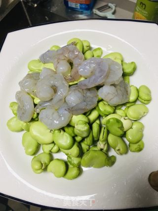 蚕豆虾仁的做法步调：1
