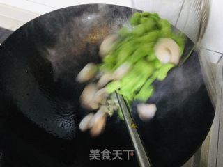 蚕豆虾仁的做法步调：4