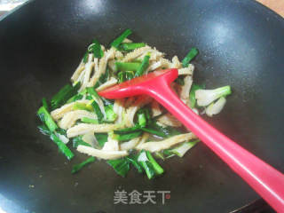 年夜蒜炒牛肚的做法步调：10