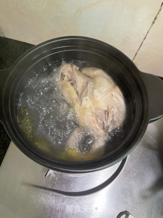 鹿茸菇山药鸡汤的做法步调：6