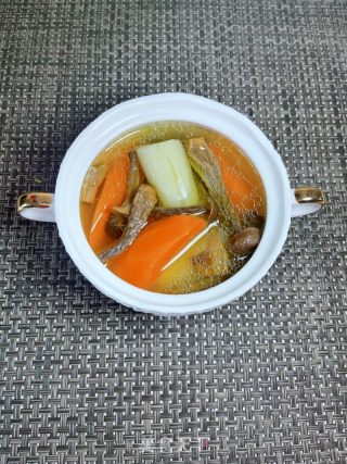 鹿茸菇山药鸡汤的做法步调：10