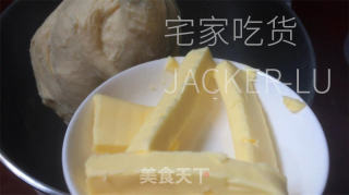 抹茶毛毛虫奶油里包，清爽抹茶、甘美奶油，好吃没有腻，一次一条不外瘾！的做法步调：4