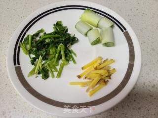白枣乌豆炖鲤鱼的做法步调：3