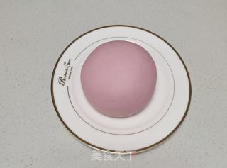 水龙果粉秋饼的做法步调：1