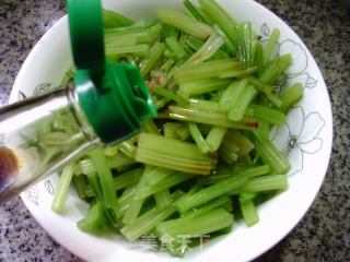 鸡肉拌芹菜的做法步调：12