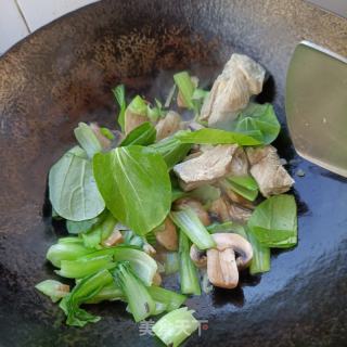 排骨油菜炒心蘑的做法步调：7