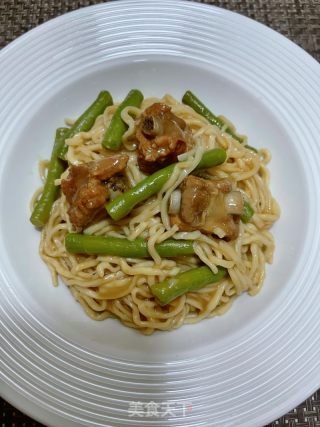 豆角排骨焖里的做法步调：15