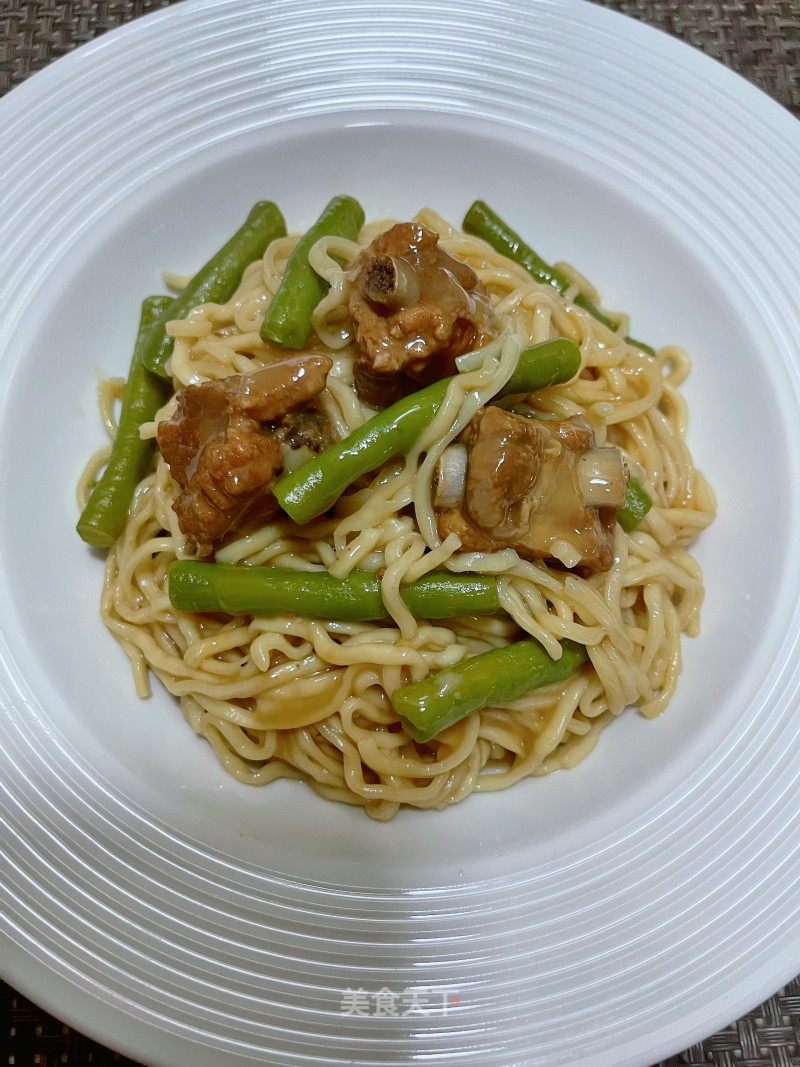 豆角排骨焖里的做法