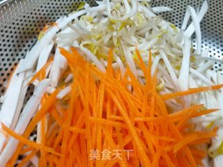 虾仁三蔬拌里的做法步调：2