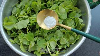 酒喷鼻草头的做法步调：2