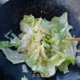 蛤蜊肉炒圆利剑菜的做法步调：4