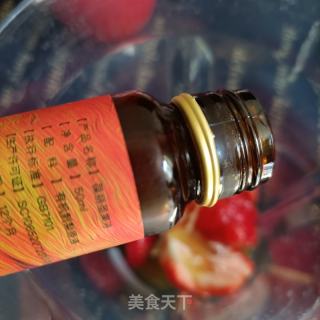 刺梨草莓奶昔的做法步调：3