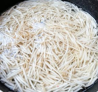 葱油银针鲍鱼的做法步调：6
