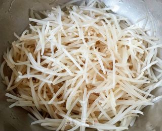 葱油银针鲍鱼的做法步调：7