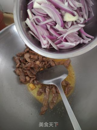 洋葱炒羊肉的做法步调：7