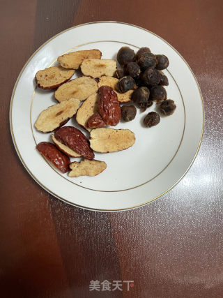 阿胶白枣桂圆奶茶的做法步调：2