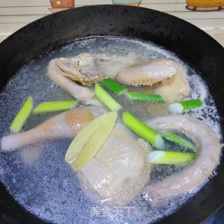 脚撕鸡的做法步调：1