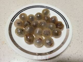 白枣桂圆小米粥的做法步调：2