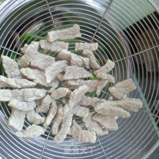 粗肉喷鼻菇炒芦笋的做法步调：9