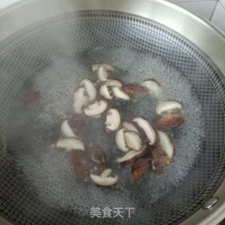 粗肉喷鼻菇炒芦笋的做法步调：5