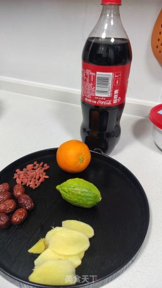 可乐柠檬白枣茶的做法步调：1