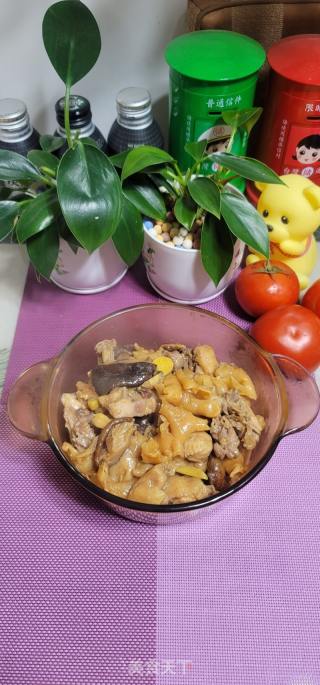 花胶喷鼻菇焖鸡的做法步调：13
