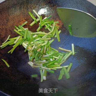 木耳蛤蜊肉炒韭菜的做法步调：7