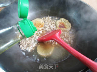 油炸素鸡菠菜荞麦里的做法步调：3