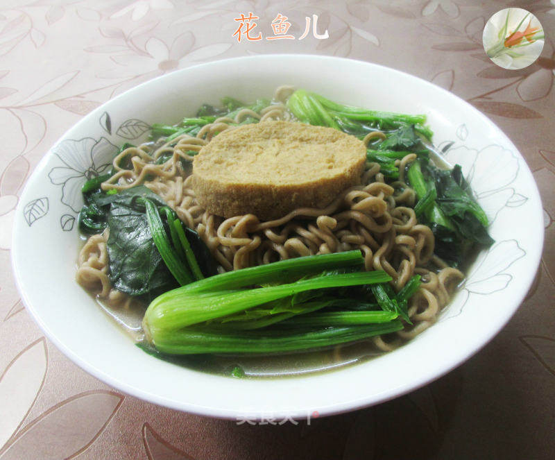 油炸素鸡菠菜荞麦里的做法