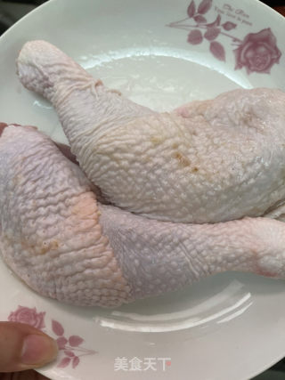 凉拌鸡腿肉的做法步调：1