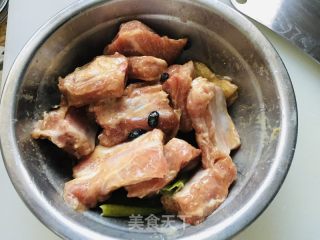 豆豉蒸排骨的做法步调：4