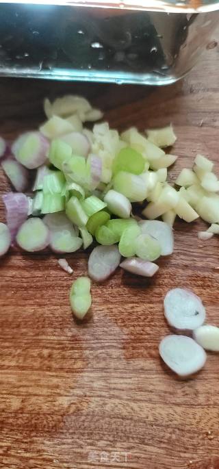纯菜炒木耳的做法步调：3
