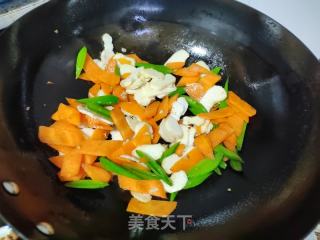胡萝卜荸荠炒肉片的做法步调：6