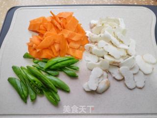 胡萝卜荸荠炒肉片的做法步调：3