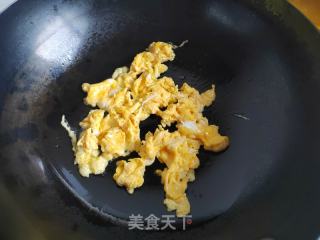 荠菜冬笋炒蛋的做法步调：4
