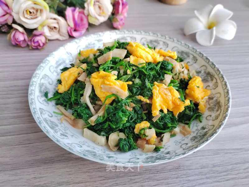 荠菜冬笋炒蛋的做法