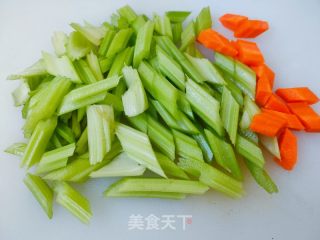 西芹腰果的做法步调：2