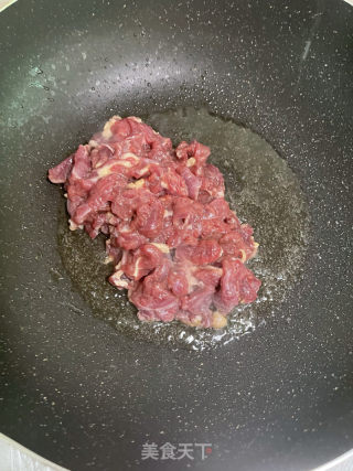 心蘑炒牛肉的做法步调：8
