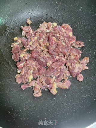 心蘑炒牛肉的做法步调：9