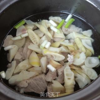 金华水腿梅花肉炖雷笋的做法步调：10