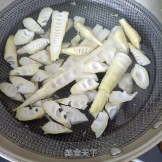 金华水腿梅花肉炖雷笋的做法步调：3