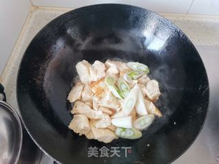 葱烧豆腐的做法步调：5