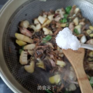 单梅烧雷笋（梅菜梅花肉烧雷笋）的做法步调：8