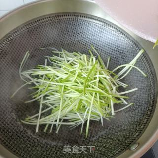 茭瓜拌海参的做法步调：3