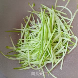 茭瓜拌海参的做法步调：2