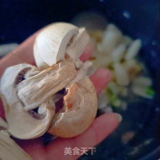 玉米排骨炖莲藕的做法步调：6